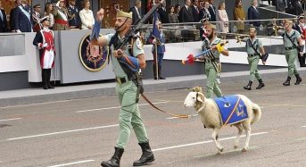 Una denuncia del SEPRONA impide a la Legión llevar a la cabra en su desembarco en Barcelona el 1 de Octubre
