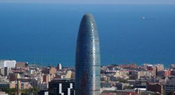 Carmena se lleva a Madrid el agua independentista de Barcelona para contaminar a los madrileños.