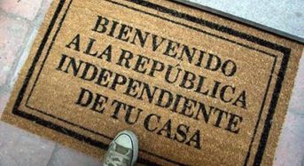 La Guardia Civil interviene en Lleida 10.000 felpudos con la leyenda «La república independiente de tu casa»