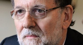 ÚLTIMA HORA: Rajoy deja de leer el Marca para no ver la nueva camiseta de la selección