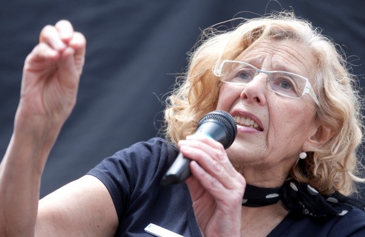 Manuela Carmena hablando bien de Carrillo