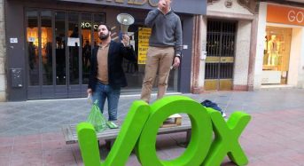 VOX podría sacar entre 50 y 55 diputados en Cataluña.
