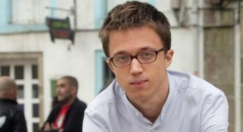 La madre de Errejón le lleva el bocadillo al Congreso cada mañana