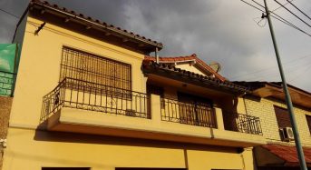 Dispara al párroco del pueblo al confundirlo con el amante de su mujer.