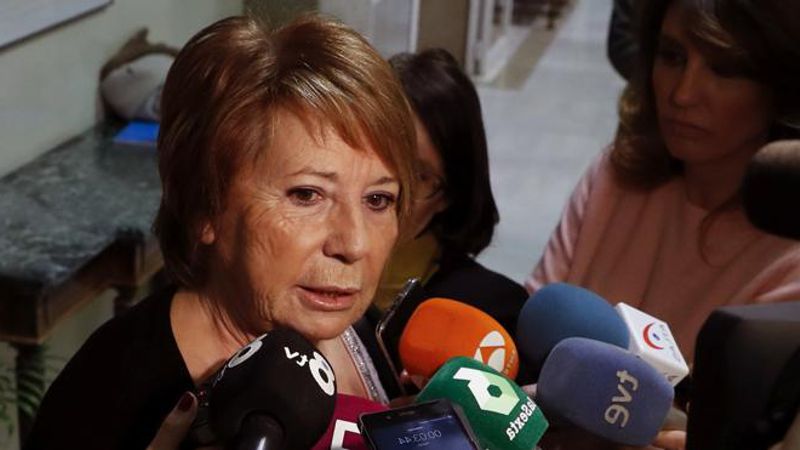 Celia Villalobos acusa a los conductores de la AP-6 de no tener chófer
