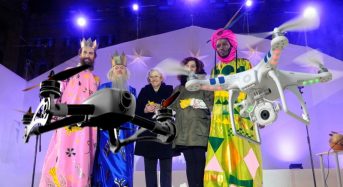 Manuela Carmena permitirá a los niños de personajes VIP volar drones con cámara para que puedan ver de cerca a los Reyes Magos