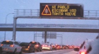 Dimite el operario responsable del mantenimiento de este panel informativo