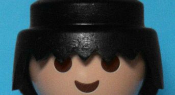 La Policía detiene a un Click de Playmóbil al confundirlo con Carles Puigdemont.