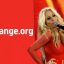 56 millones de españoles firman en Change.org a favor del himno de Marta Sánchez