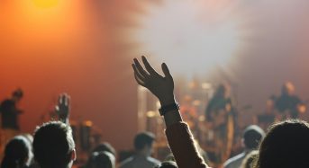 Gracias a Dios, los politicos investigados por corrupción no cantan en grupos de Rap.