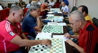 Según los progres, las damas son un juego racista y proponen cambiar las reglas.