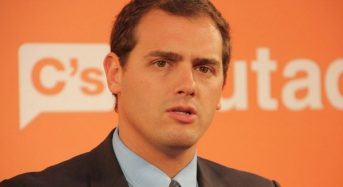 Ciudadanos pide un «candidato limpio» para Madrid y el PP contesta que ellos se duchan todos los días.