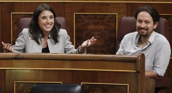 Pablo Iglesias le regala a Irene Montero una escobilla para el inodoro de 350 euros.