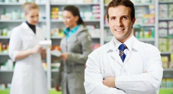 EXCLUSIVA: Pablo Casado fue a comprar condones y obtuvo la licenciatura en Farmacia.