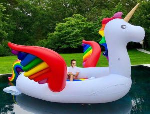 Pablo Casado patrullará el Mediterráneo con un Unicornio