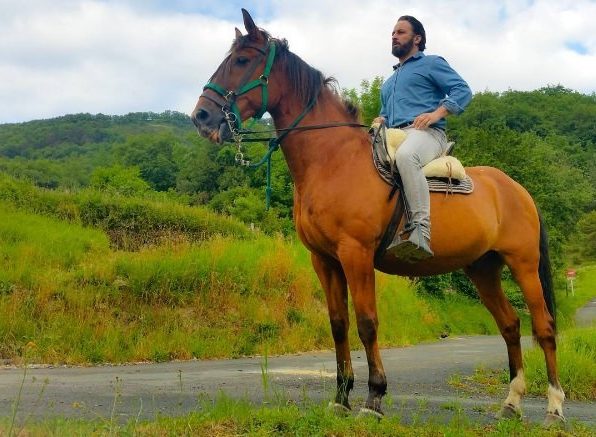 Santiago Abascal a Caballo