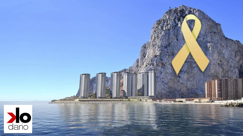 Gran lazo amarillo en el peñón de Gibraltar