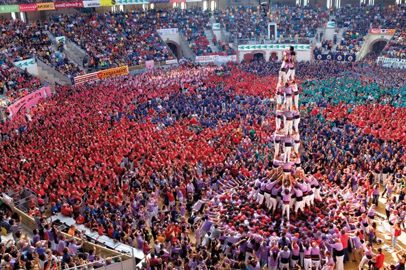 Castelleres suspendidos por no tener permisos de AESA