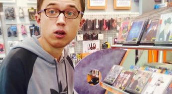 Cazan a Iñigo Errejón comprando el último disco de Taburete en El Corte Inglés.
