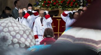 VOX prohibirá la lluvia en Semana Santa