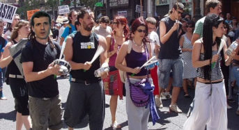 Pablo Casado pasará del centro a la izquierda si vuelve a caer el próximo 26M.