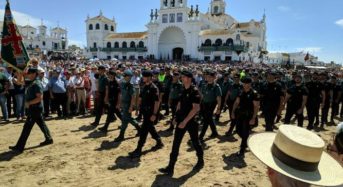 Pánico en el Rocío al extenderse el rumor de que la Guardia Civil entraría con los perros antidroga.