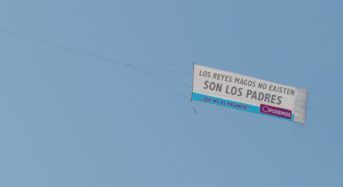 Comienza la campaña anti tradiciones de los radicales de extrema izquierda en las playas del Mediterráneo.