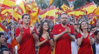 Tras el éxito en la incursión en el #OrgulloMadrid2019, Ciudadanos podría acudir a la Diada con banderas y camisetas de España.