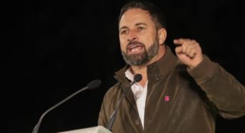 VOX advierte a sus ediles que expulsaran del partido a los que usen un coche eléctrico, híbrido o separe la basura.