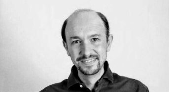 Hugo Chávez pagó a Pablo Iglesias un tratamiento de implante de pelo en Turquia.